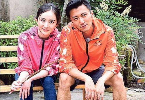 杨幂网传的吃瓜图,神秘男子同行引发热议